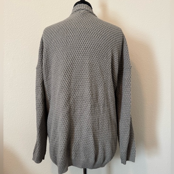 Gray Cable Knit Women's Sweater Medium - Picture 3 of 8